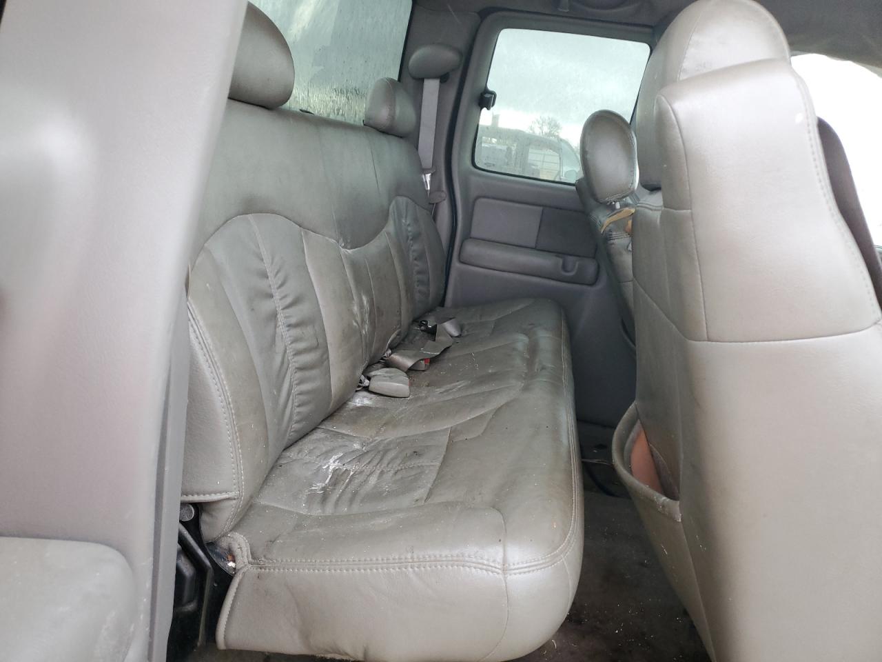 2002 Chevrolet Silverado - Image 10