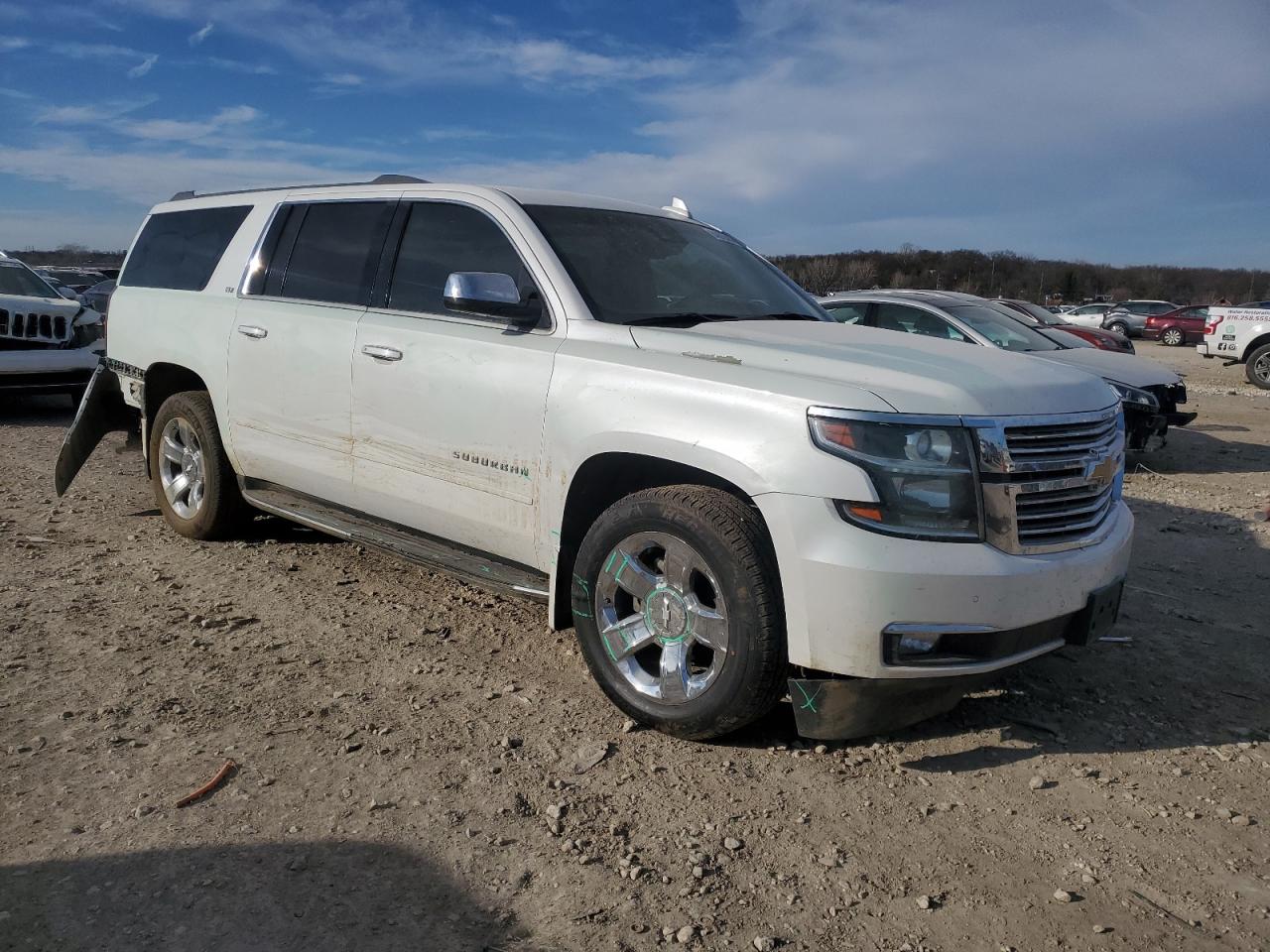 VIN 1GNSKJKC3GR465000 2016 CHEVROLET SUBURBAN no.4