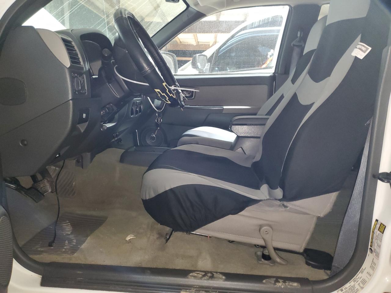 2004 Chevrolet Colorado - Image 7