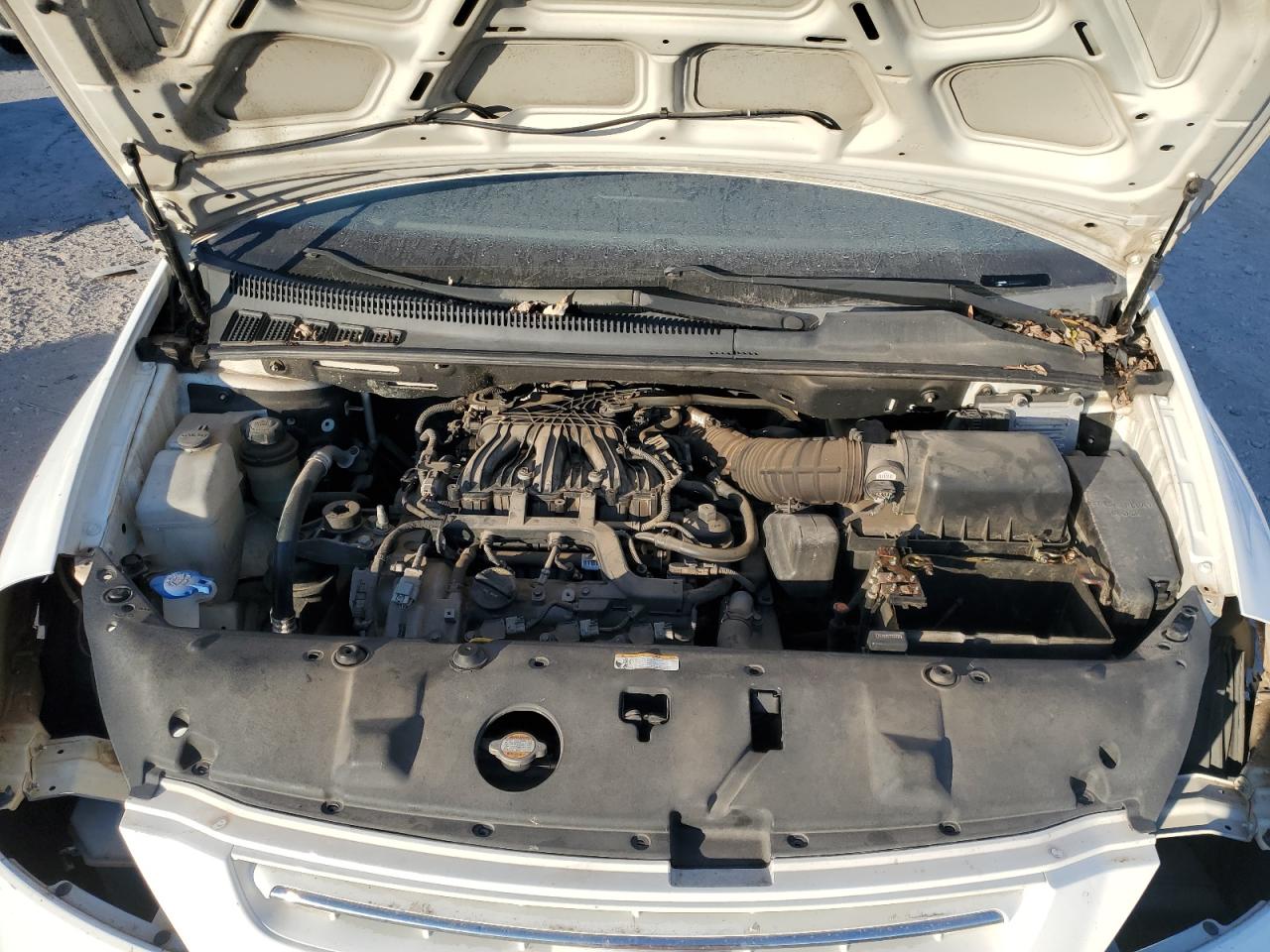 2010 Kia Sedona - Image 12