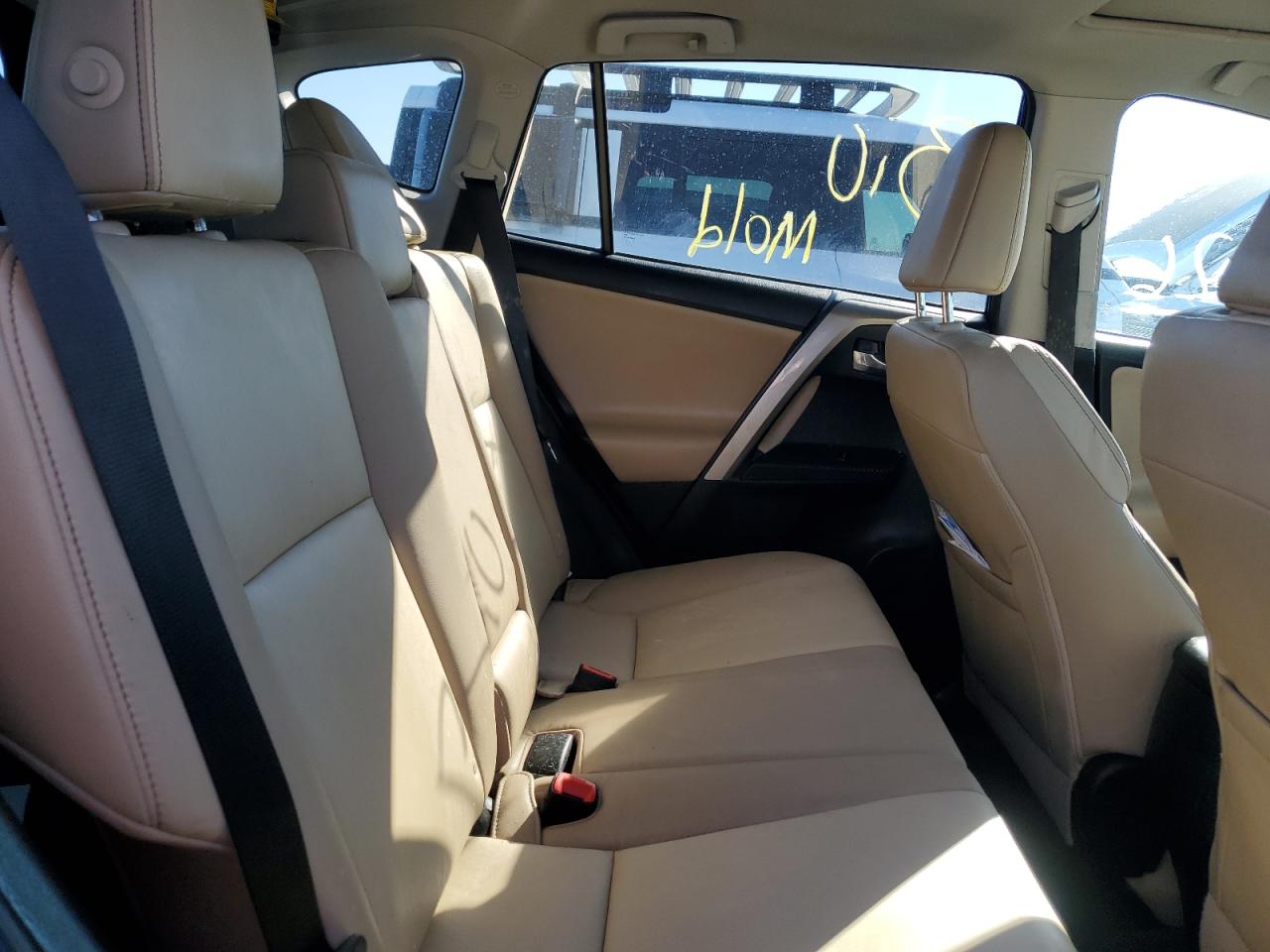 2015 Toyota RAV 4 - Image 11