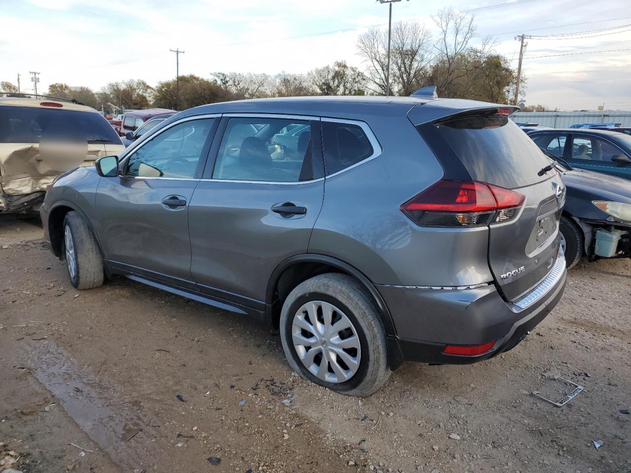 2020 Nissan Rogue - Image 2