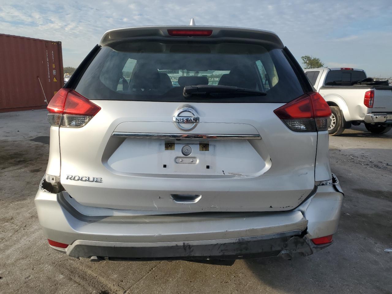 2017 Nissan Rogue - Image 6