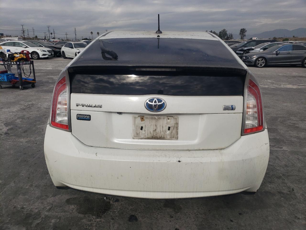 VIN JTDKN3DU5D1647390 2013 TOYOTA PRIUS no.6