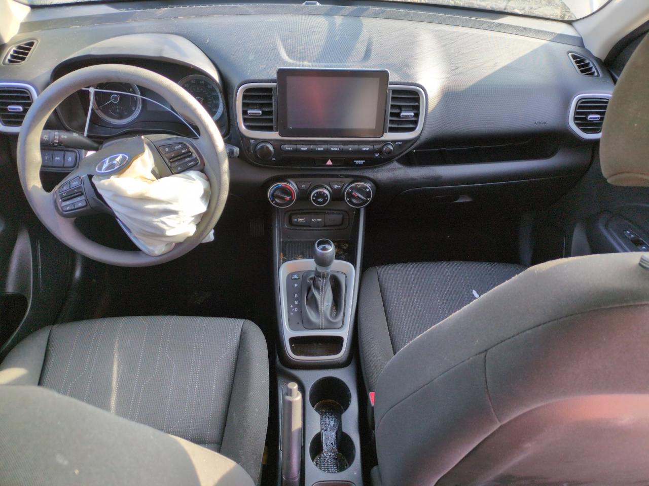2022 Hyundai Venue - Image 8