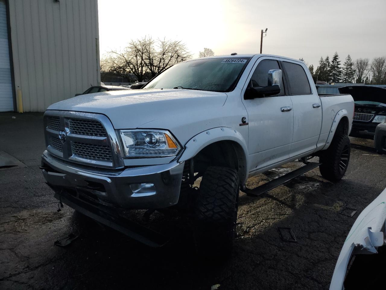 2013 Ram 3500 Laramie zu verkaufen in Woodburn, OR - Front End