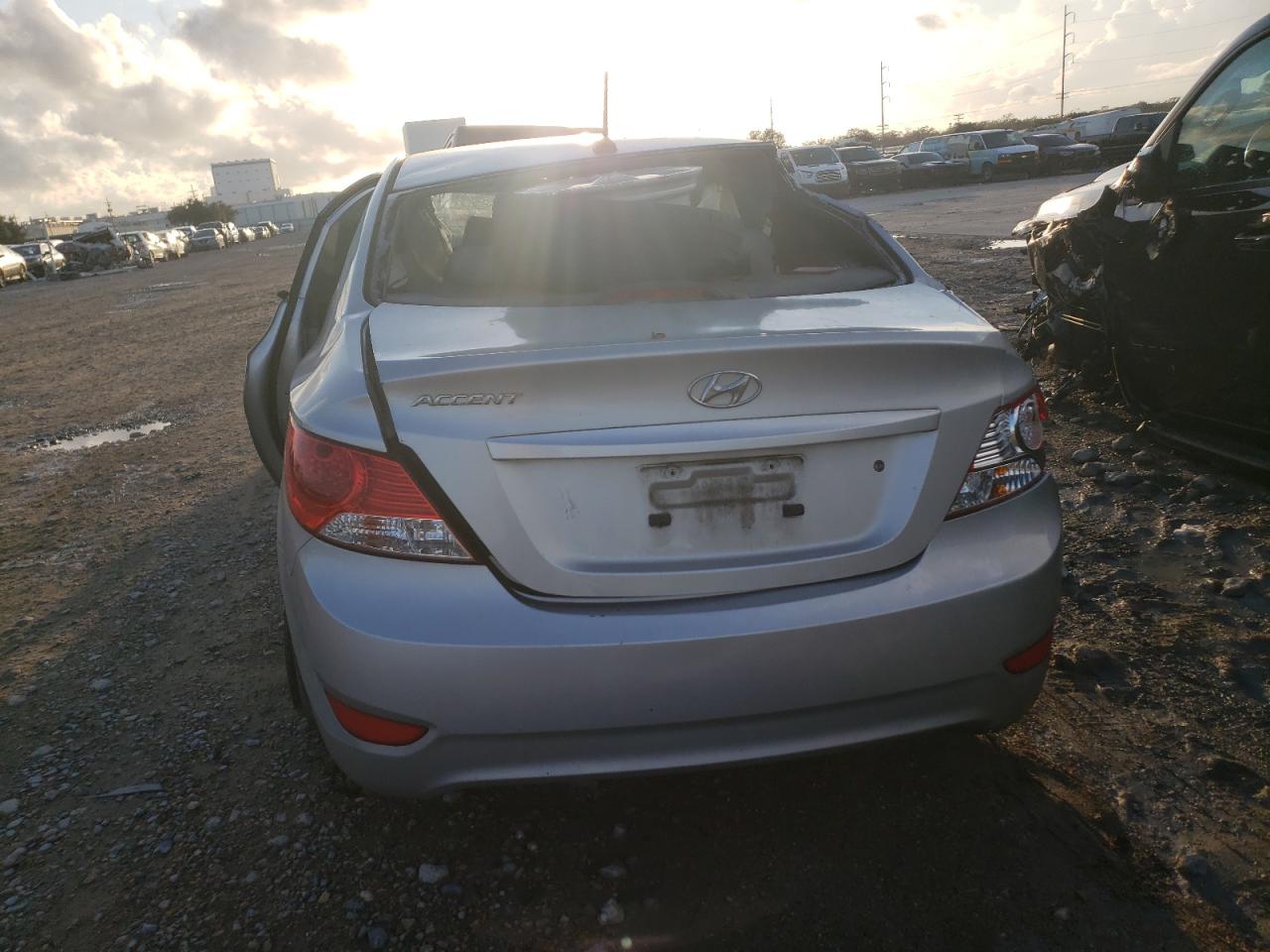 2014 Hyundai Accent - Image 6