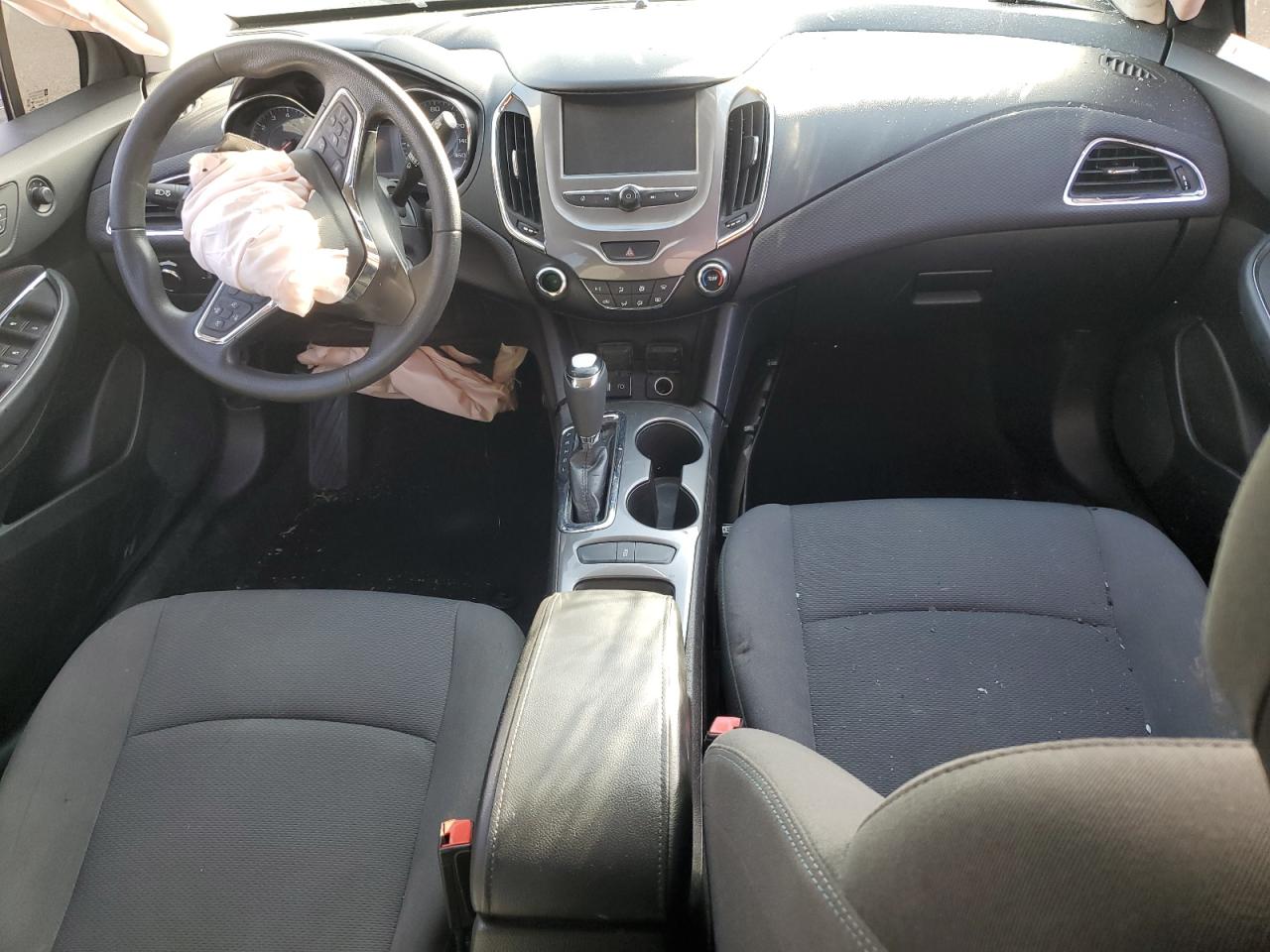2018 Chevrolet Cruze - Image 8