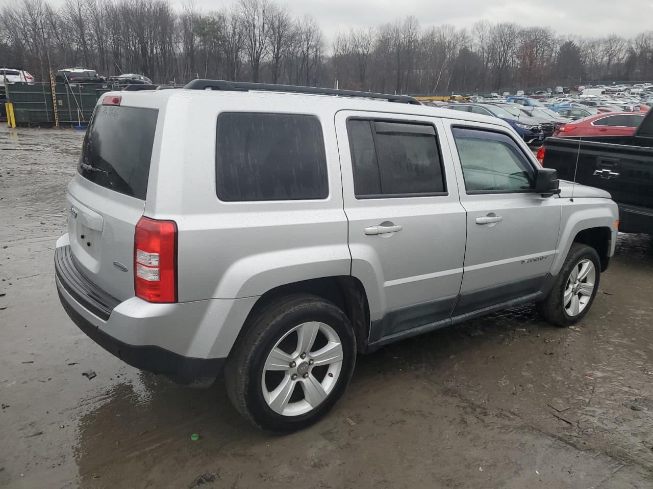 2011 Jeep Liberty (Patriot) - Image 3