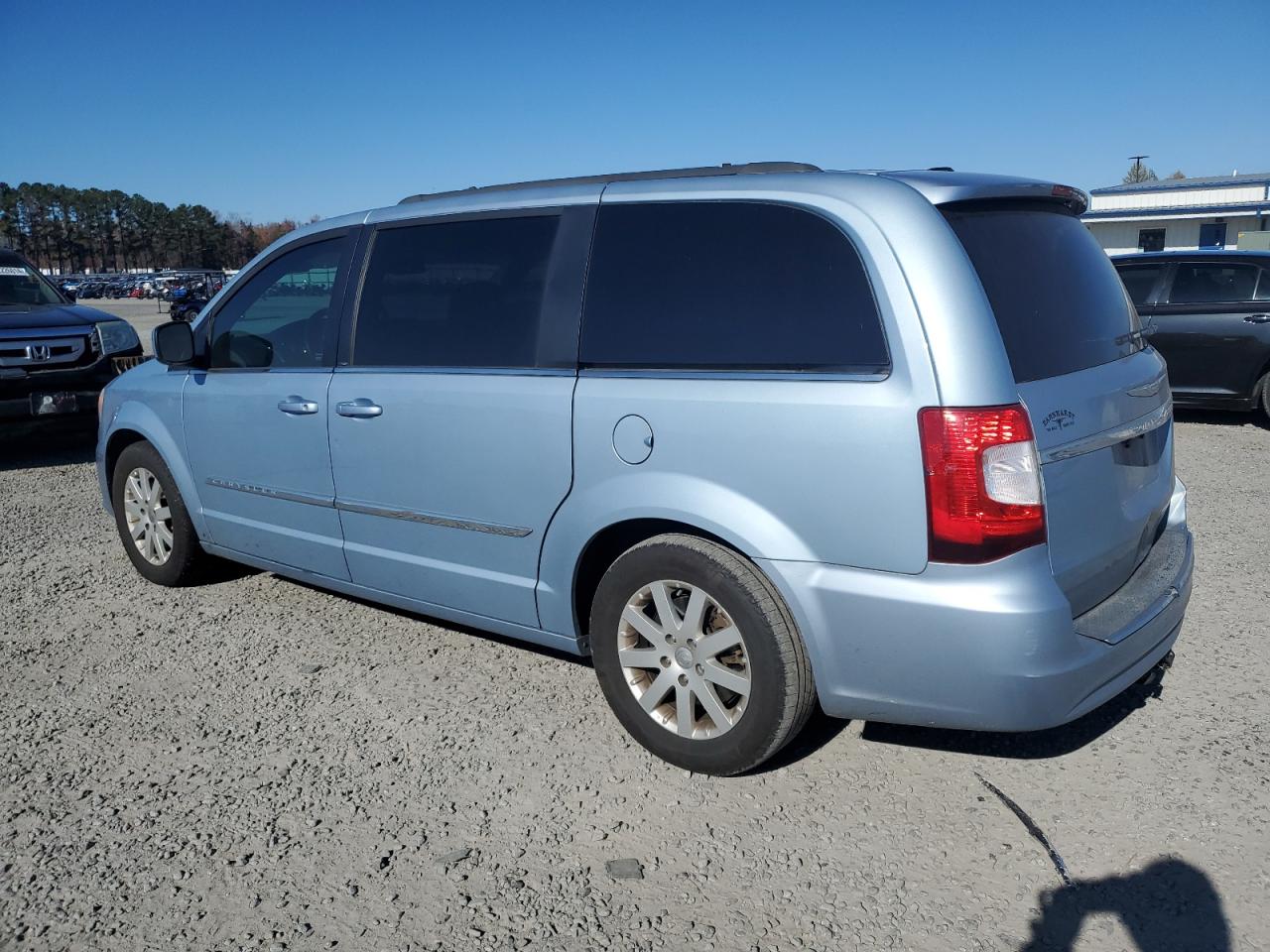 2013 Chrysler Town & Country - Image 2