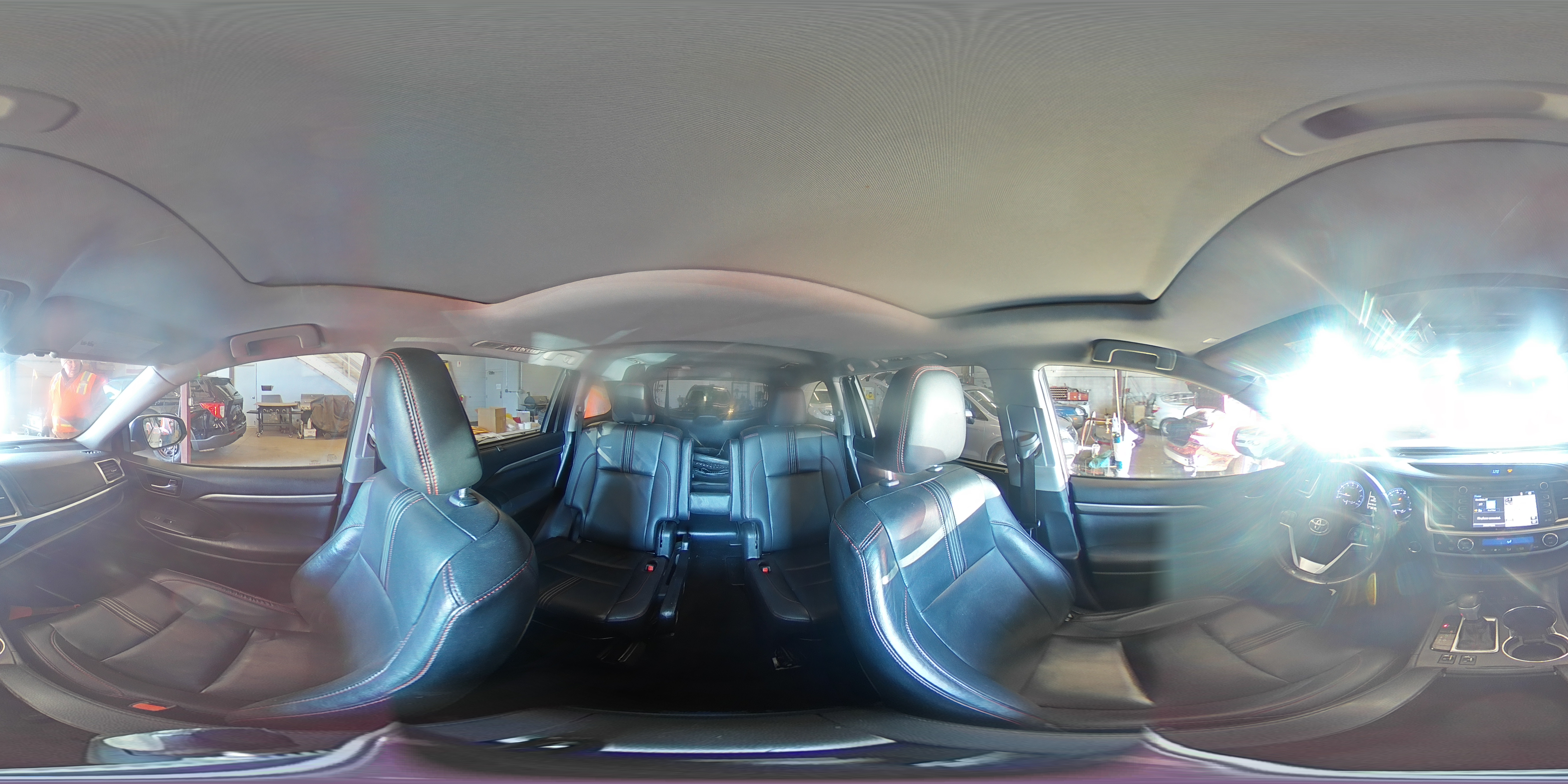 2019 Toyota Highlander - Image 16