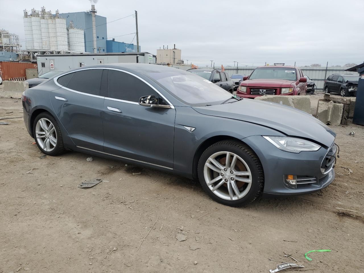 VIN 5YJSA1CN8DFP26232 2013 TESLA MODEL S no.4