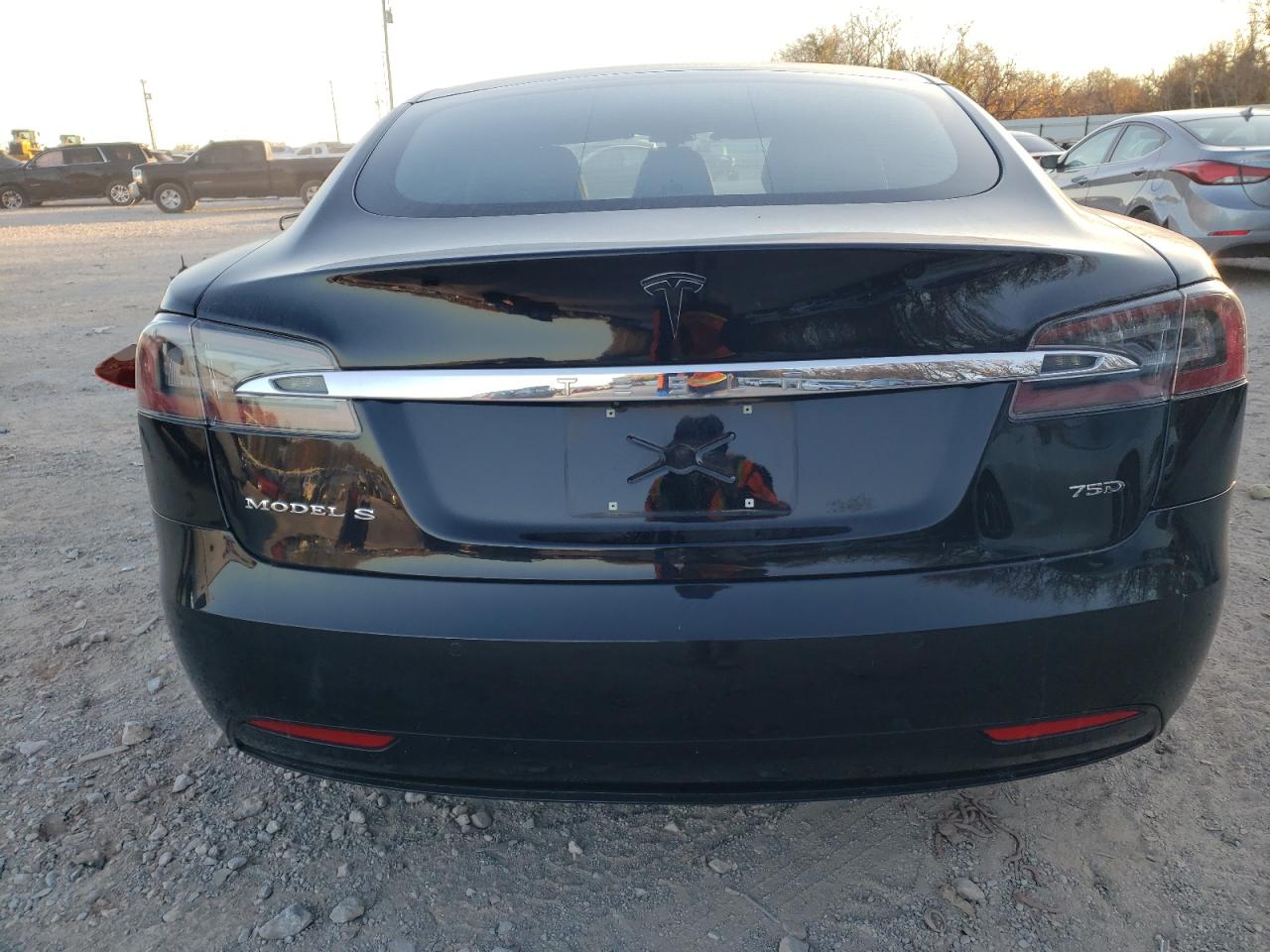 2017 Tesla Model S VIN: 5YJSA1E23HF201135 Lot: 82125994