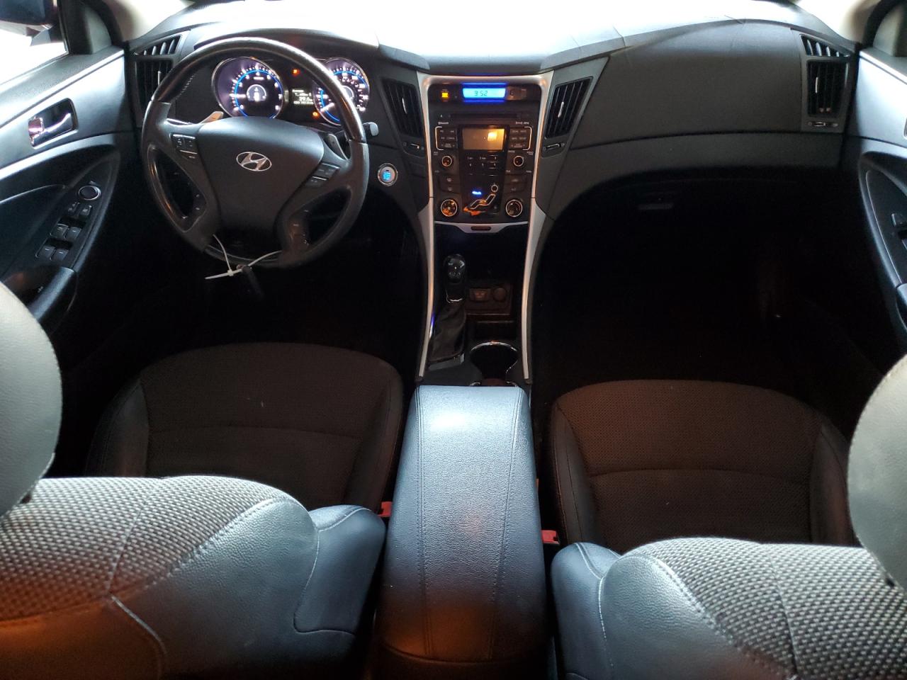 2011 Hyundai Sonata - Image 8