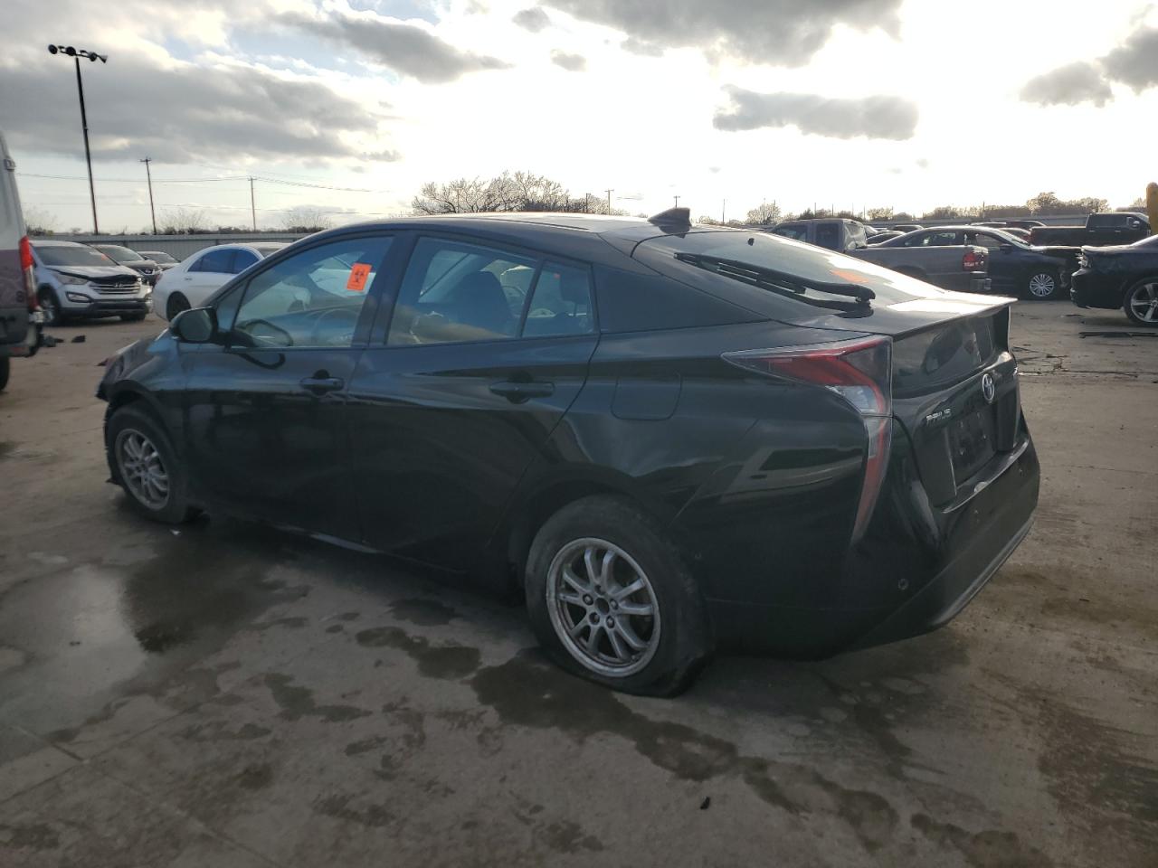 VIN JTDKBRFUXJ3581976 2018 TOYOTA PRIUS no.2