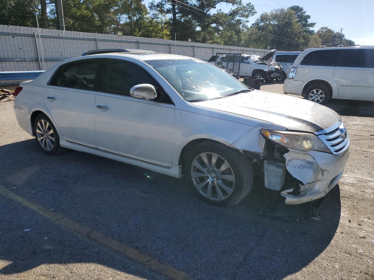 2012 Toyota Avalon - Image 4