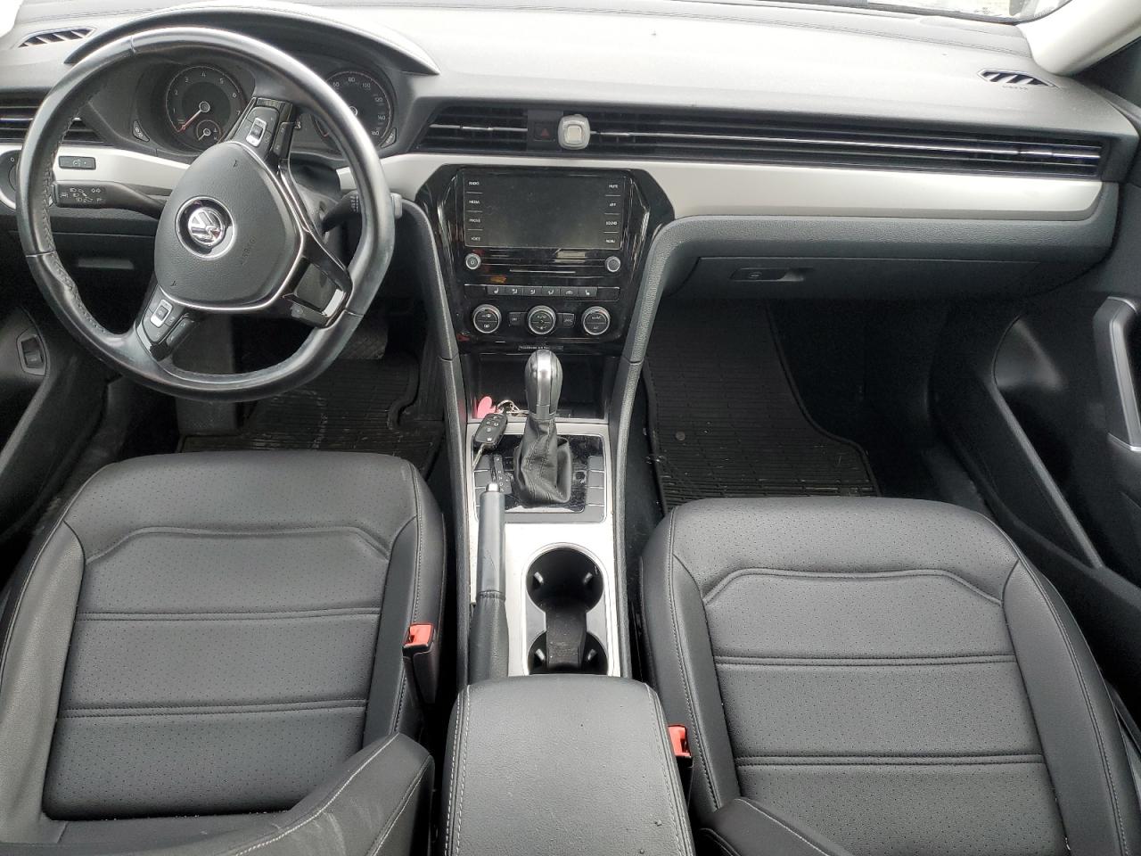 2020 Volkswagen Passat - Image 8