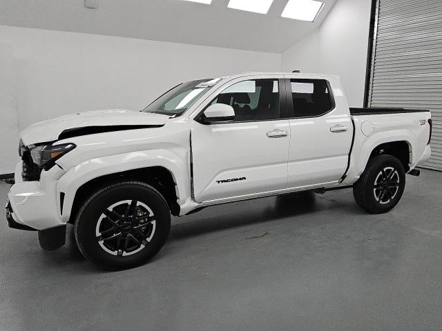  TOYOTA TACOMA 2024 Biały