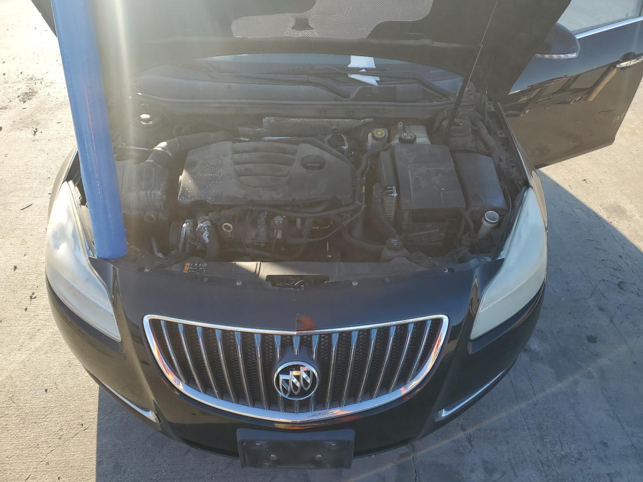 2013 Buick Regal - Image 11