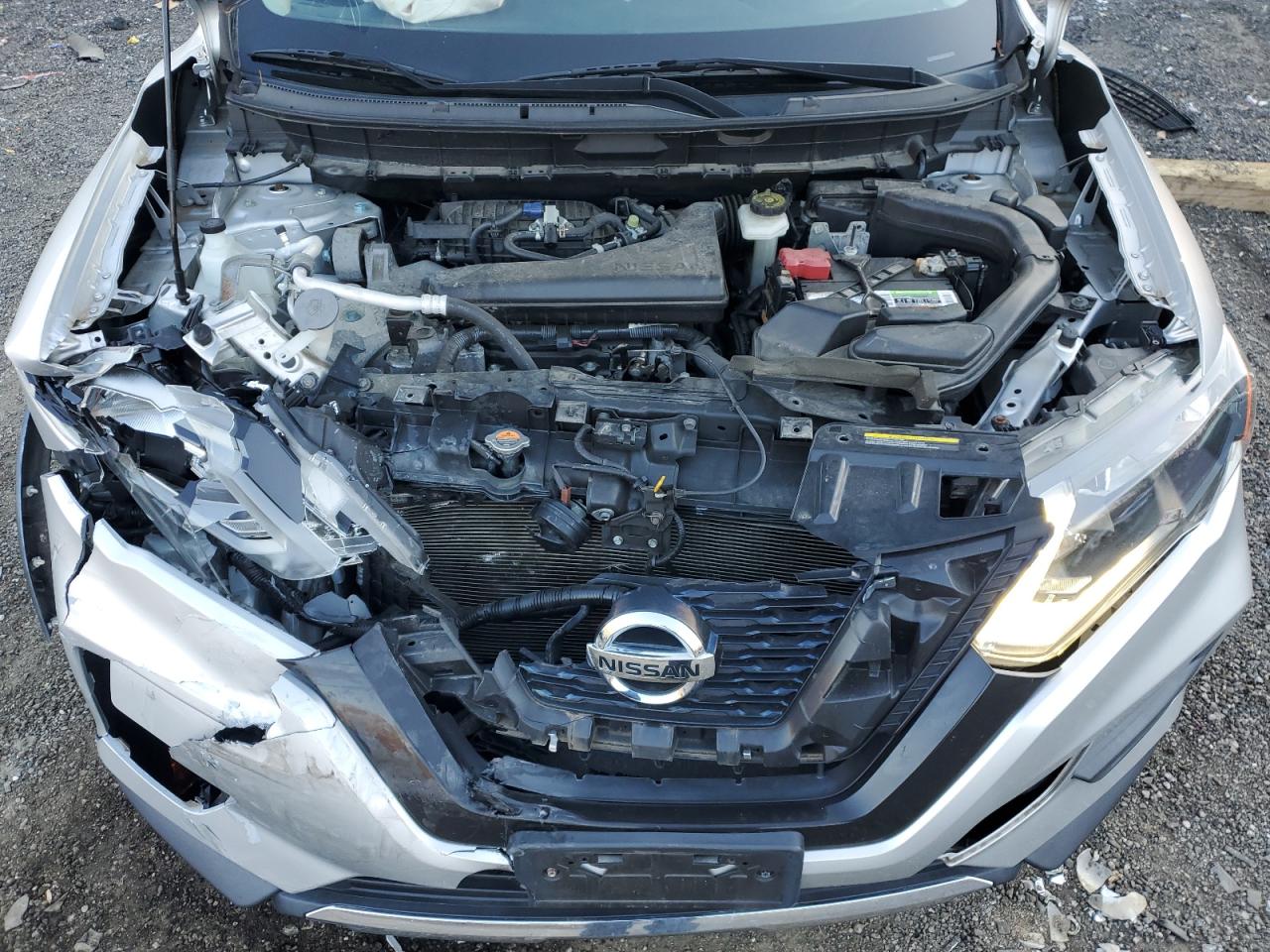 2017 Nissan Rogue - Image 13