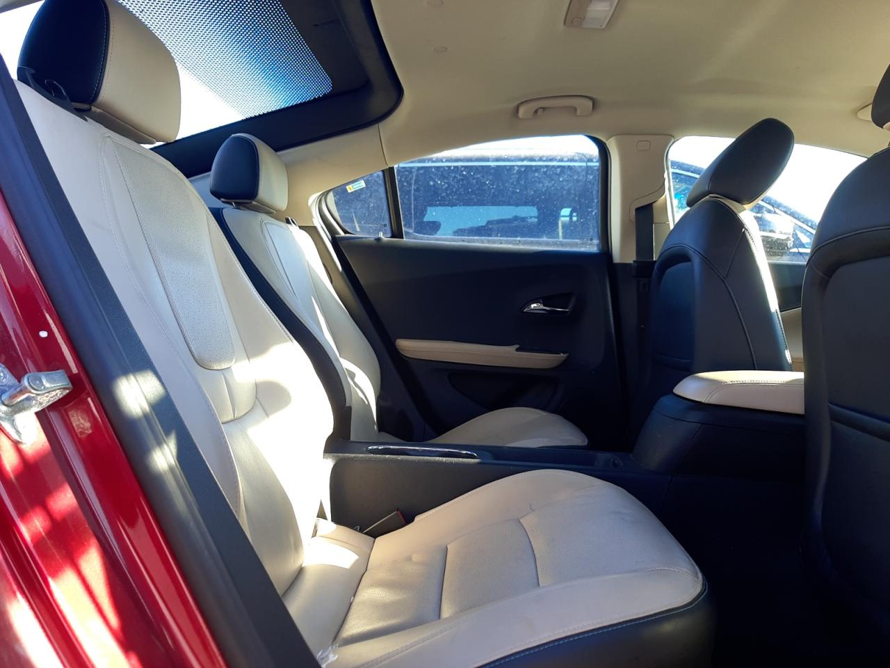 2012 Chevrolet Volt - Image 10
