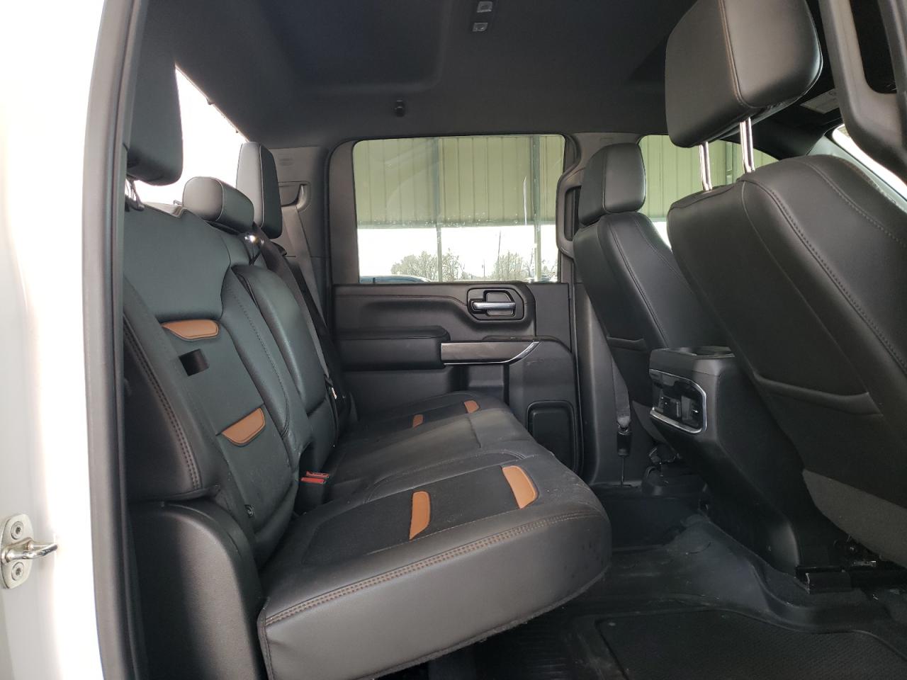 2022 GMC Sierra - Image 10