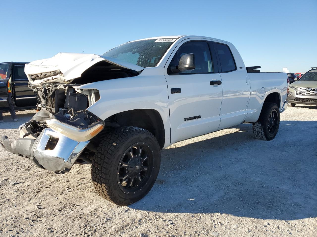 2017 TOYOTA TUNDRA