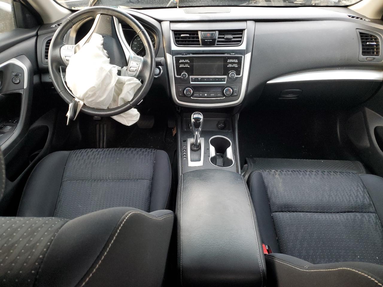 2016 Nissan Altima - Image 8