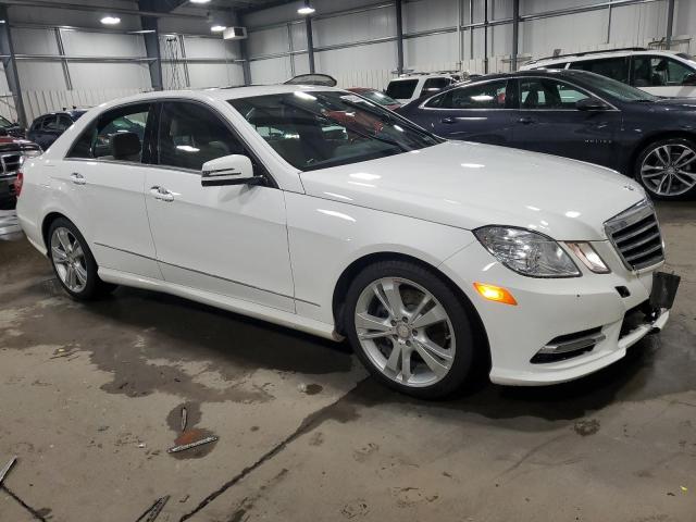  MERCEDES-BENZ E-CLASS 2013 Biały