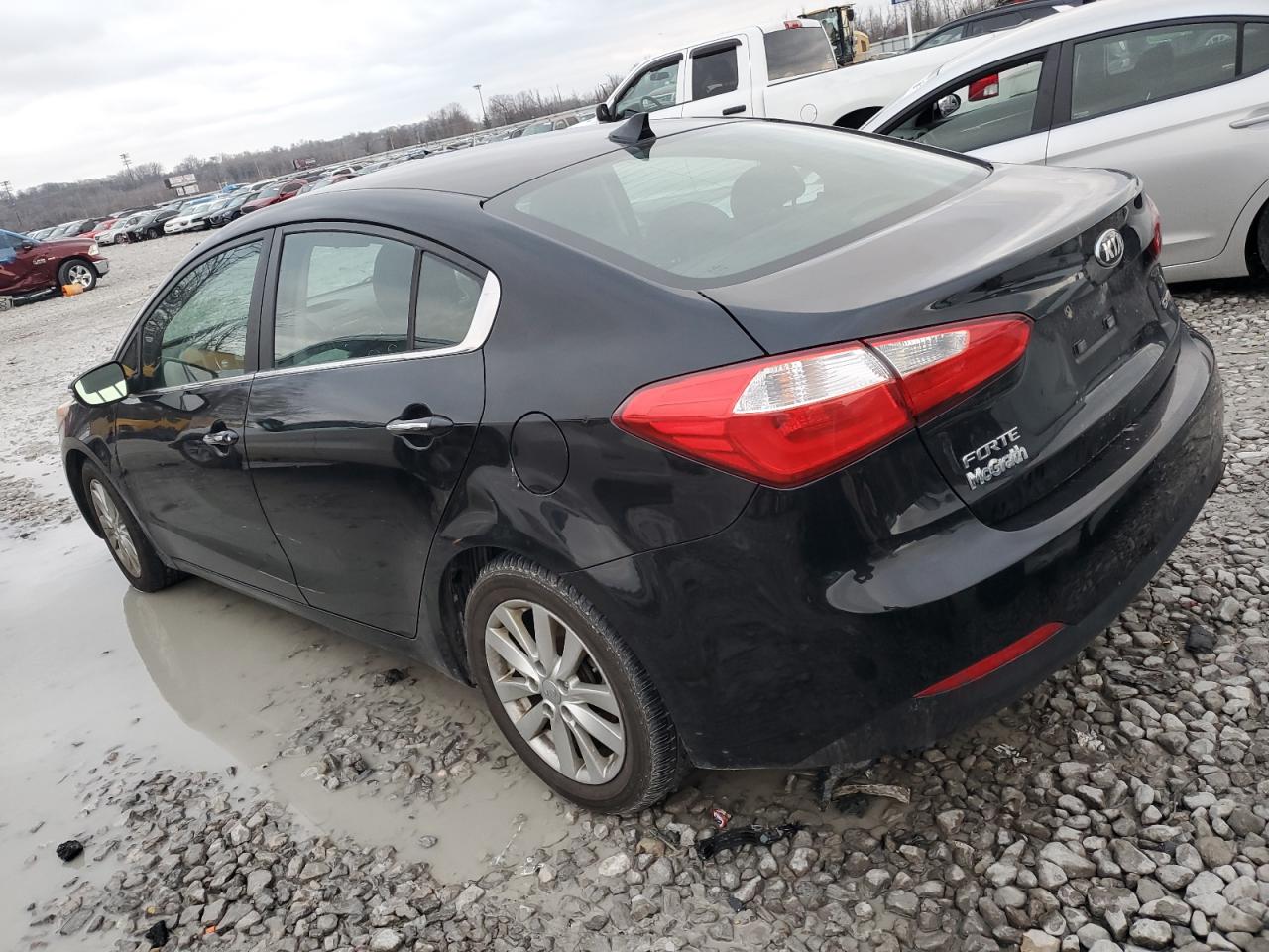 VIN KNAFX4A88F5307863 2015 KIA FORTE no.2