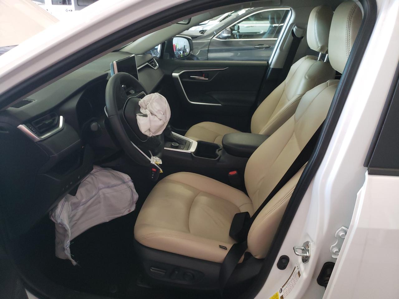 2023 Toyota RAV 4 - Image 7