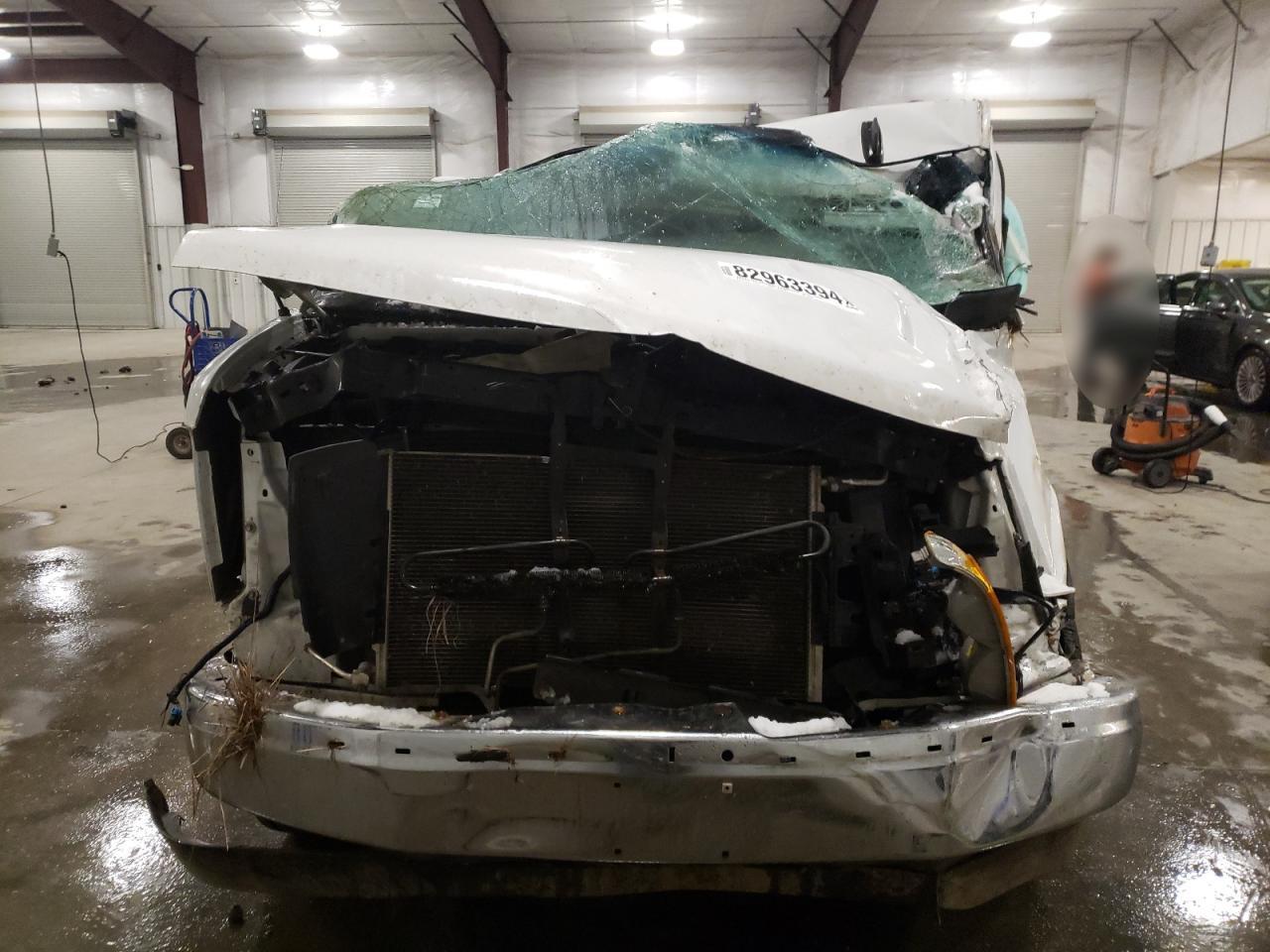 2018 Chevrolet Express - Image 6