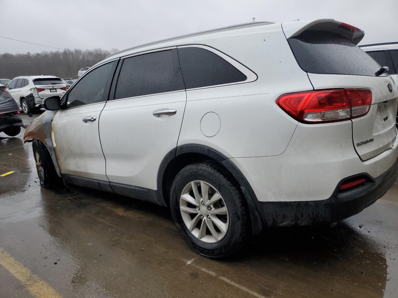 2016 Kia Sorento - Image 2