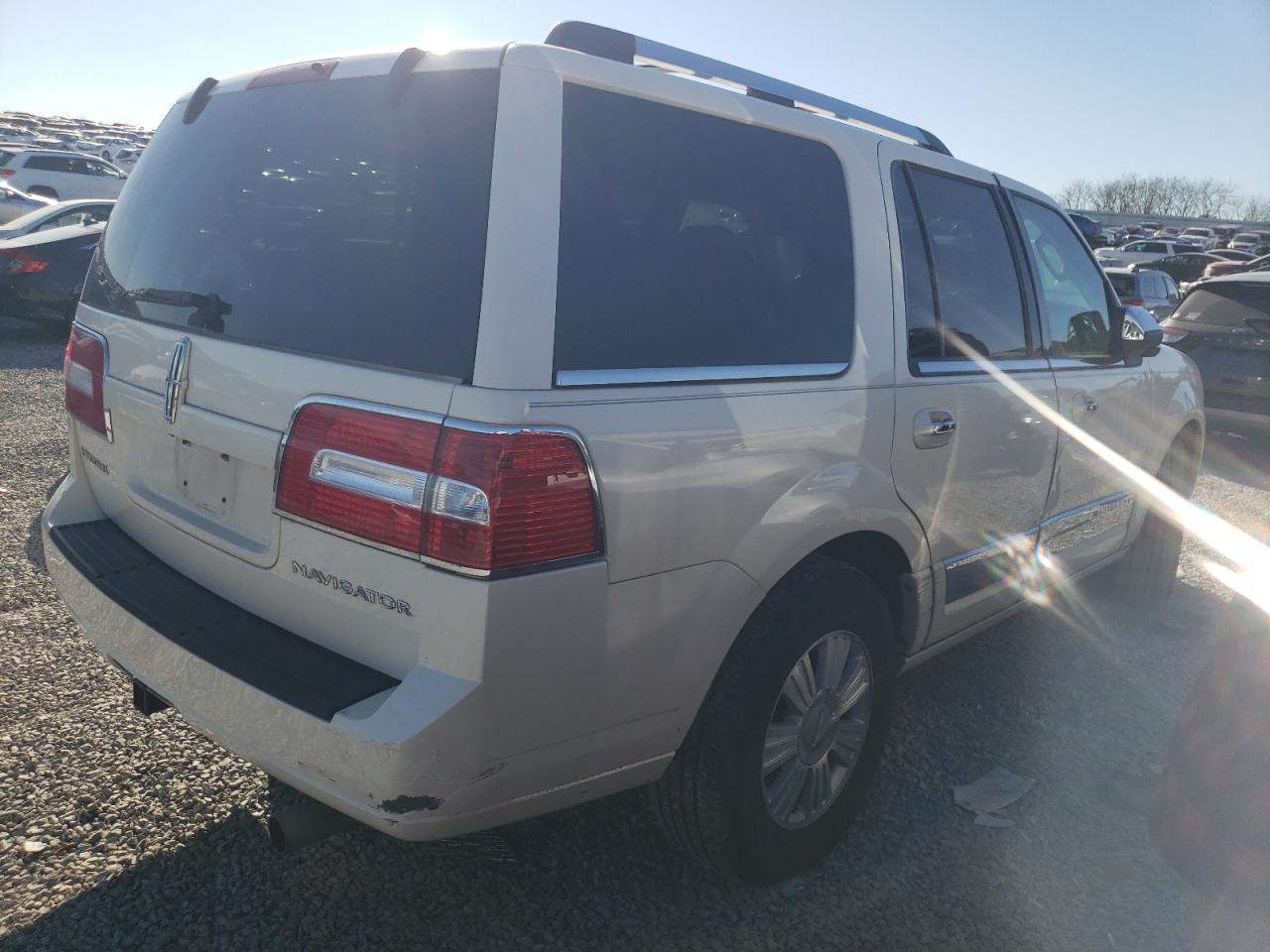 2008 Lincoln Navigator - Image 3