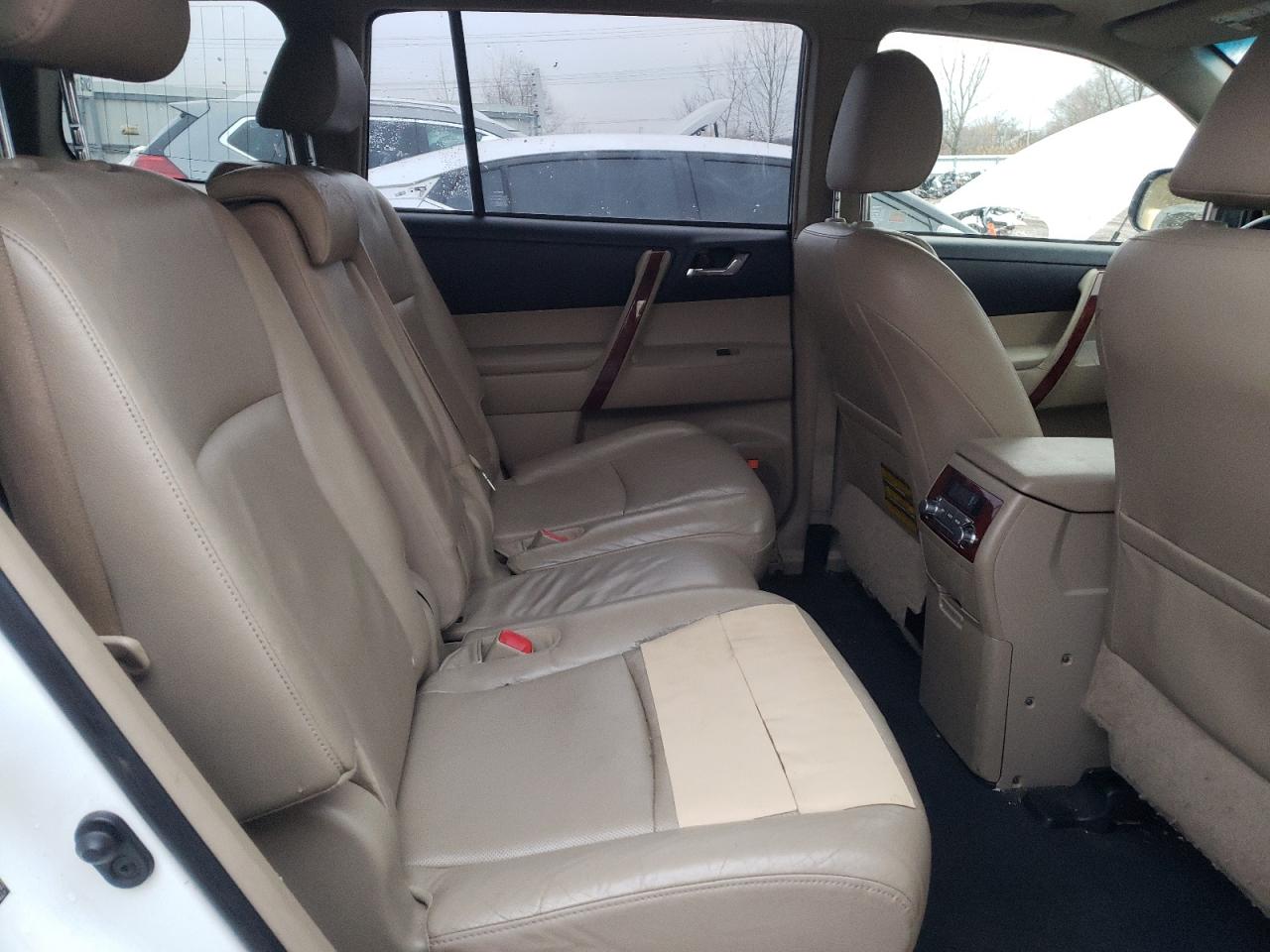 2013 Toyota Highlander - Image 10