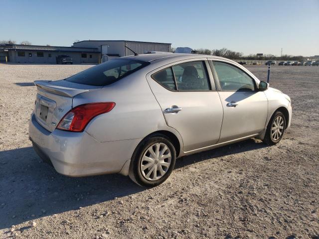  NISSAN VERSA 2015 Сріблястий