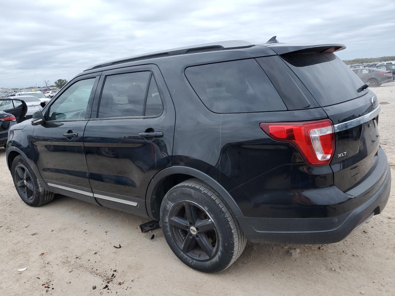 2019 Ford Explorer - Image 2