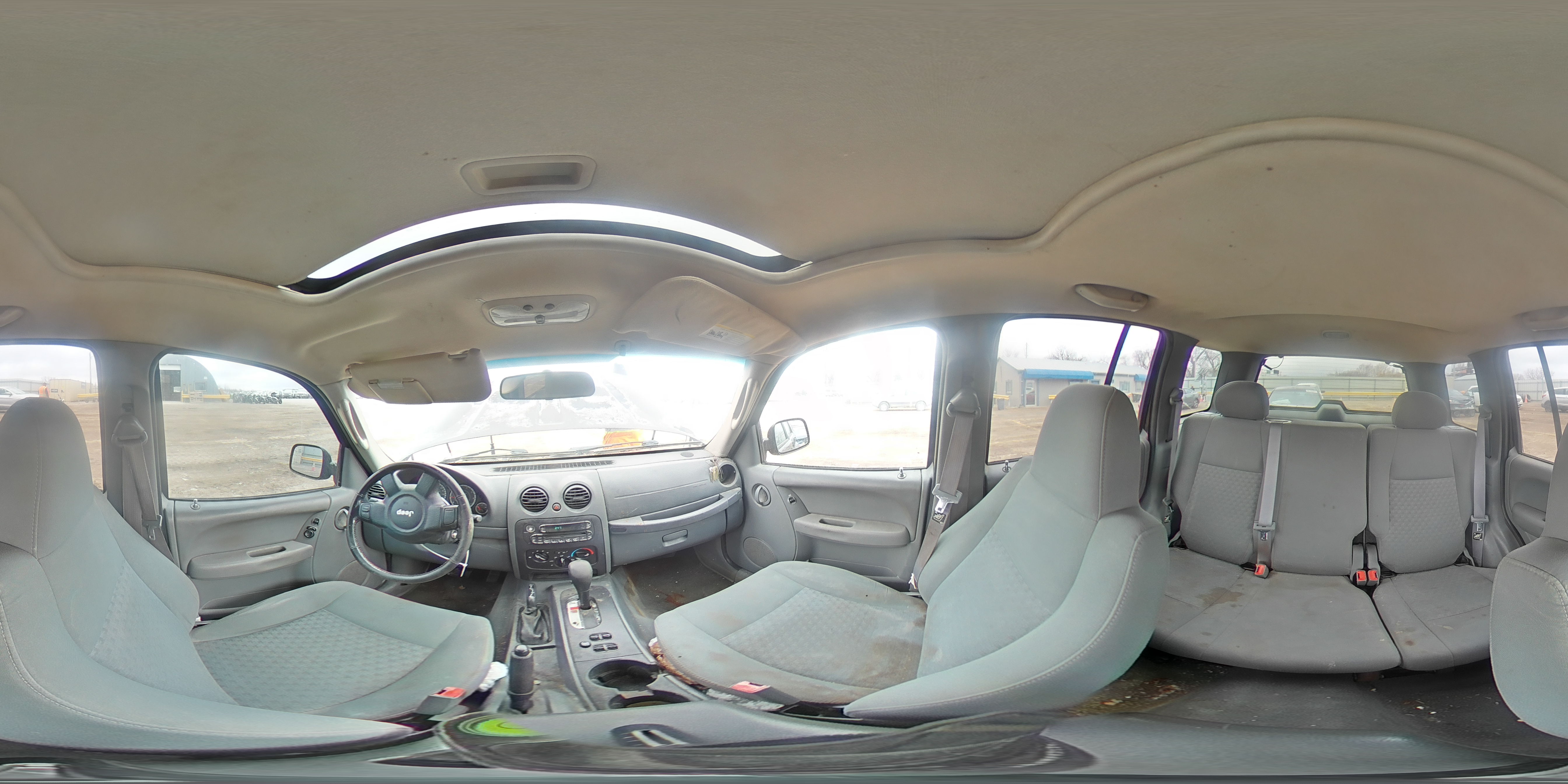 2005 Jeep Liberty (North America) - Image 12