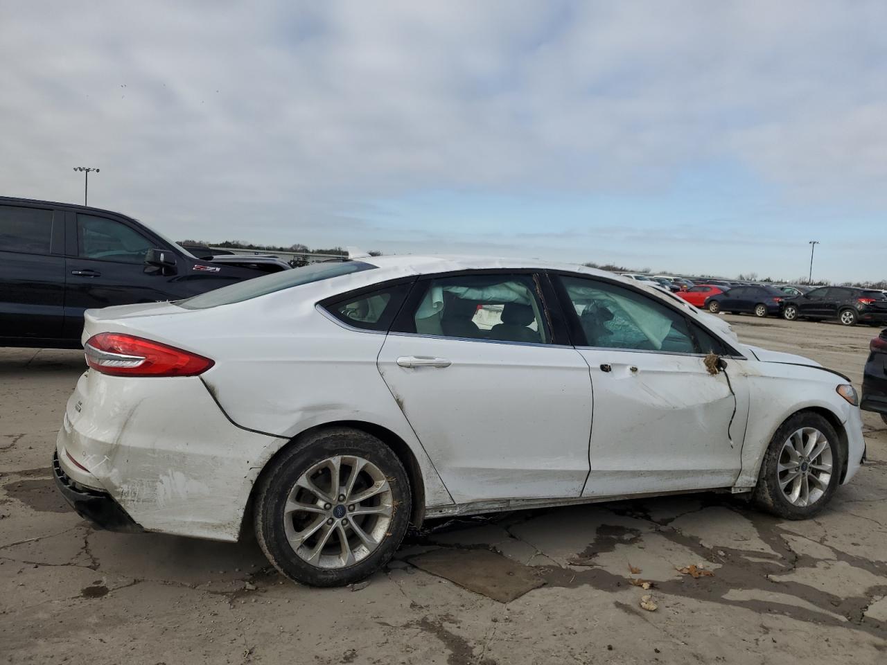 2019 Ford Fusion - Image 3