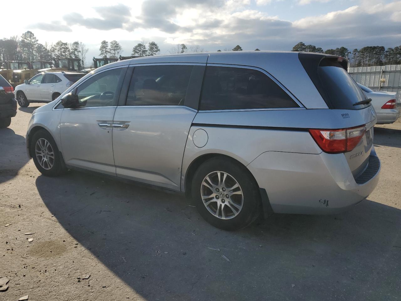2011 Honda Odyssey - Image 2