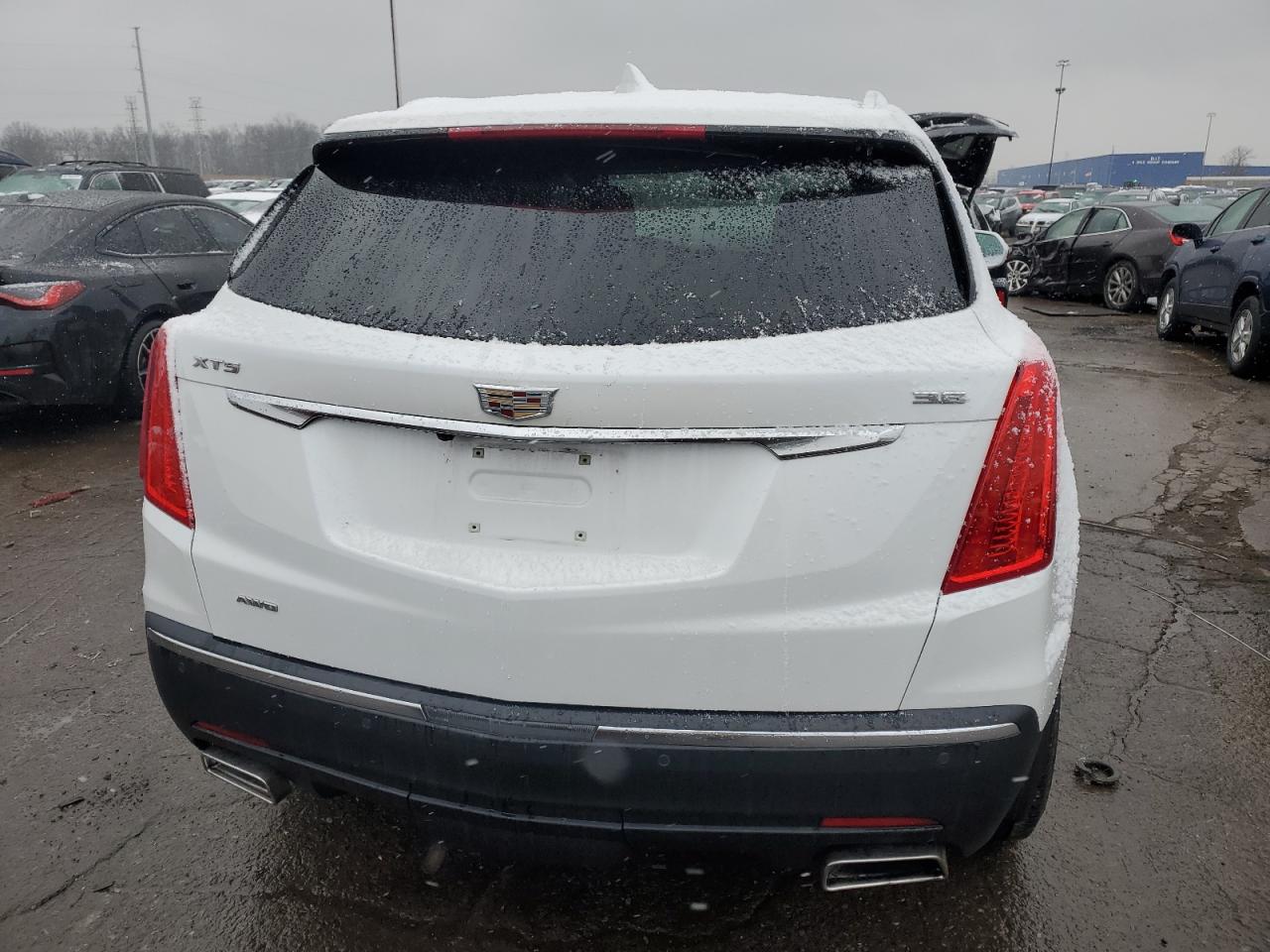 VIN 1GYKNDRS0JZ180626 2018 CADILLAC XT5 no.6