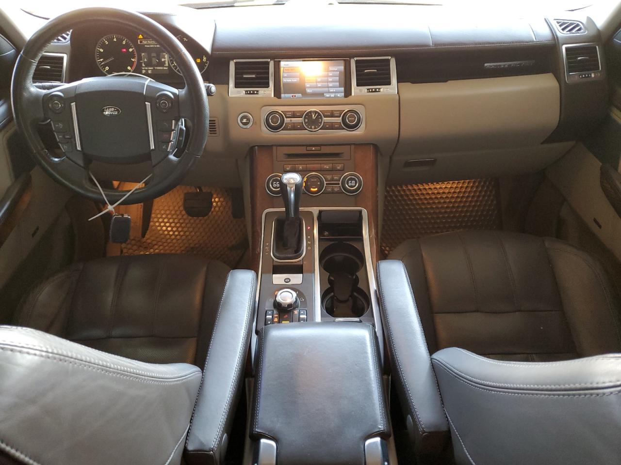 2010 Land Rover Range Rover - Image 8