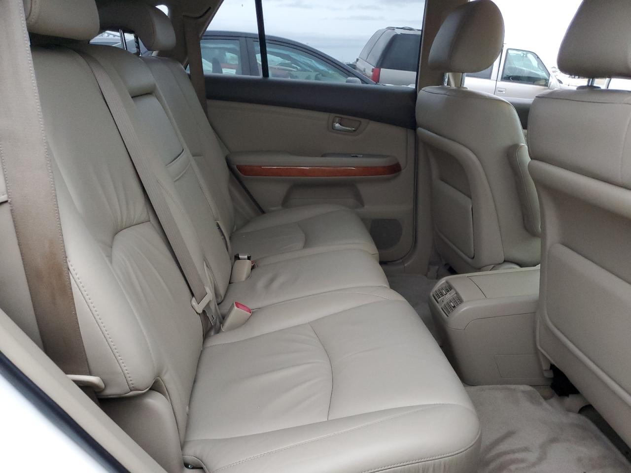 2005 Lexus RX - Image 11
