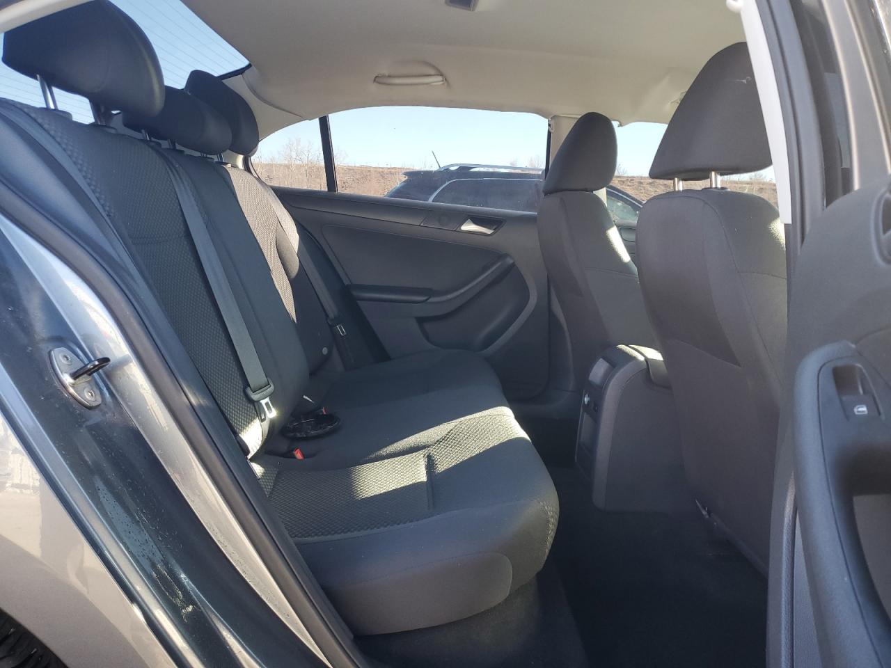 2014 Volkswagen Jetta - Image 10