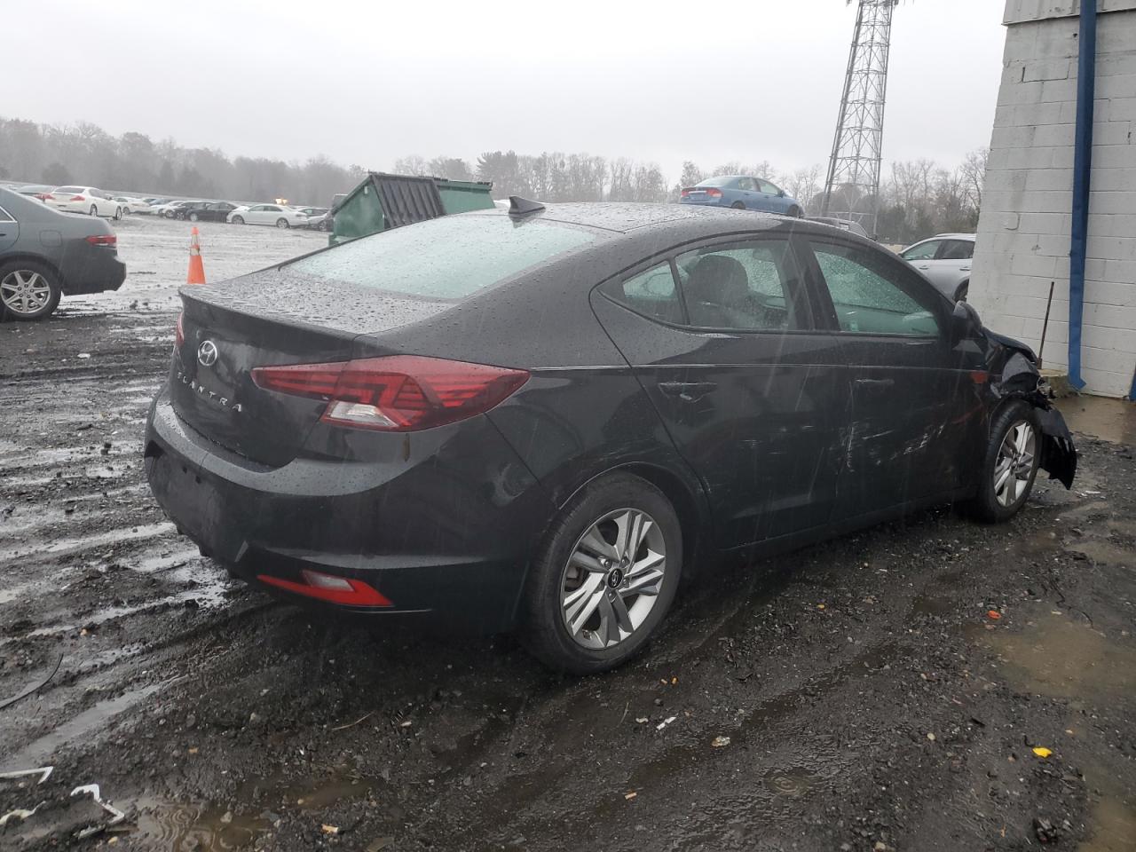 2020 Hyundai Elantra - Image 3