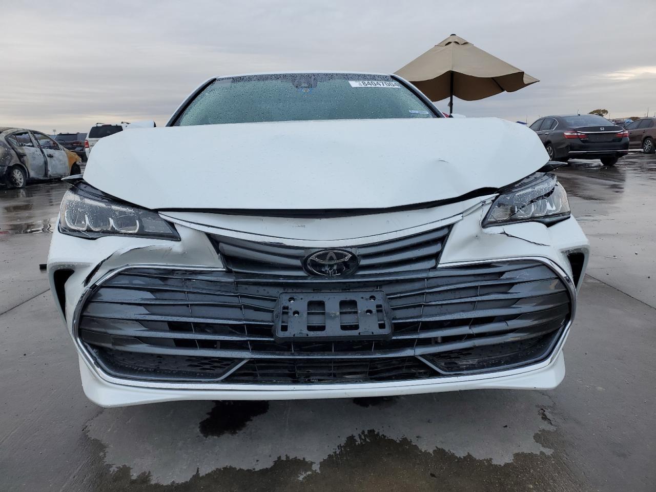 2022 Toyota Avalon - Image 5
