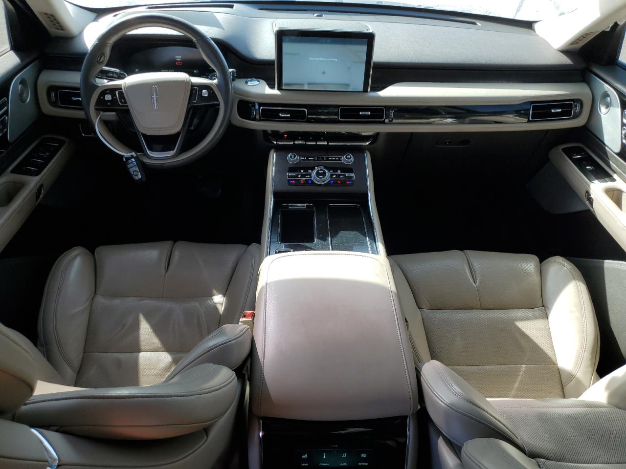 2020 Lincoln Aviator - Image 8