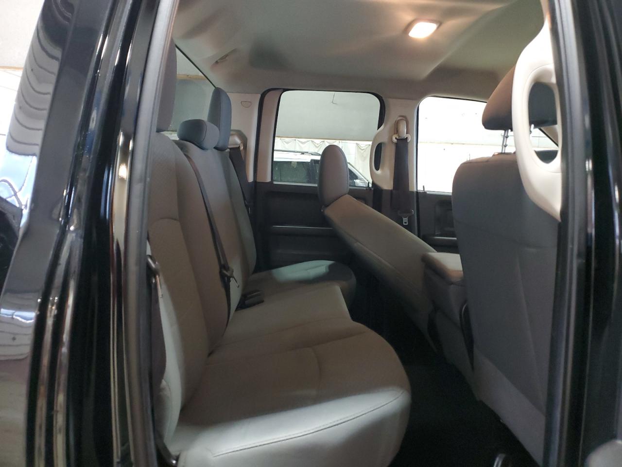 2014 RAM 1500 - Image 10