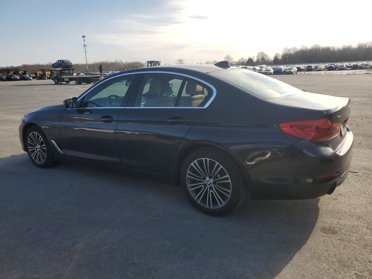 VIN WBAJA7C5XKG909842 2019 BMW 5 SERIES no.2