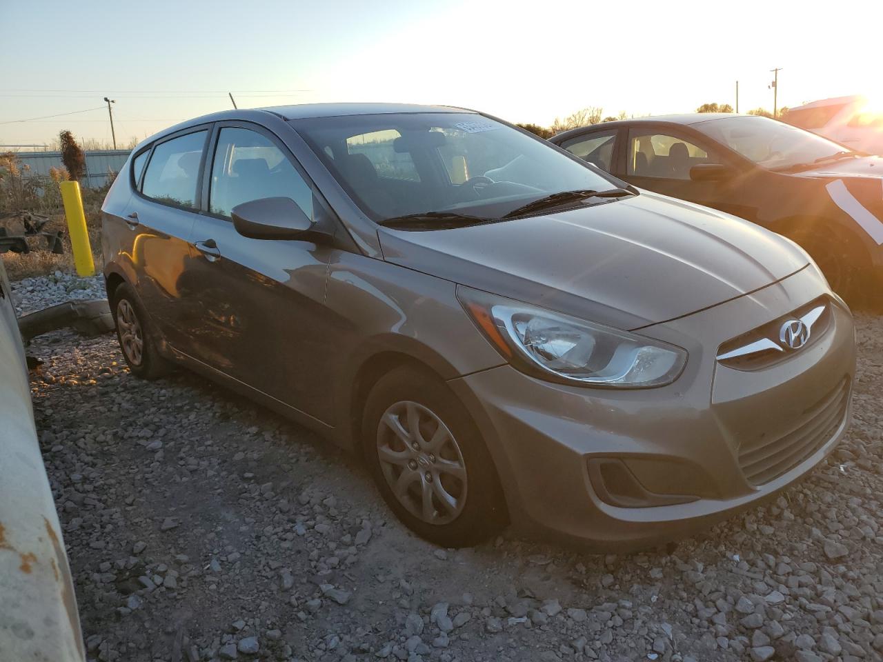 VIN KMHCT5AE7EU177104 2014 HYUNDAI ACCENT no.4